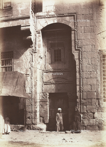 AVQ-A-004358-0041 - "Sites et Monuments du Caire": monumental door - Date of photography: 1873-1893 - Alinari Archives, Florence