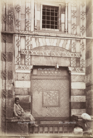 AVQ-A-004358-0170 - "Sites et Monuments du Caire": door of the Abu el Ala mosque - Date of photography: 1873-1893 - Alinari Archives, Florence