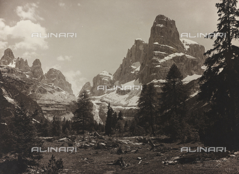 AVQ-A-004395-0005 - View of the Alpine tundra Brenta Alta, in the Brenta Group - Date of photography: 1914 - Alinari Archives, Florence
