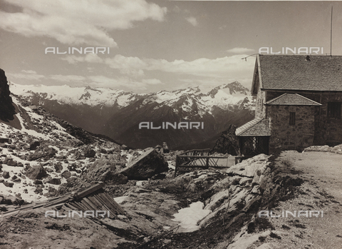 AVQ-A-004395-0009 - View of the Adamello Group from the Rifugio Tuckett, in the Brenta Group - Date of photography: 1914 - Alinari Archives, Florence