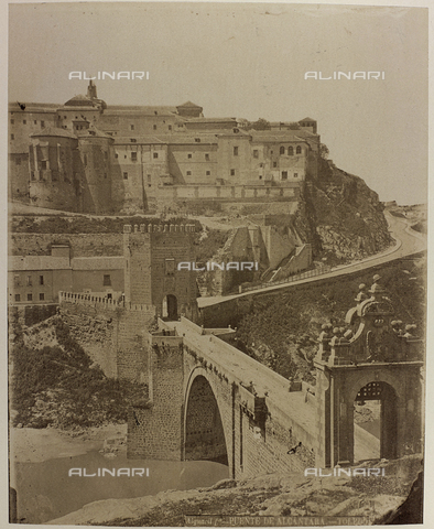 AVQ-A-004640-0004 - Album "Toledo": Bridge of Alcantara in Toledo - Date of photography: 1880-1890 - Alinari Archives, Florence
