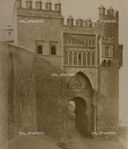 AVQ-A-004640-0006 - Album "Toledo": Porta del Sol in Toledo - Date of photography: 1880-1890 - Alinari Archives, Florence