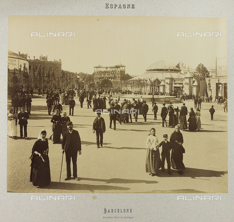 AVQ-A-004816-0013 - Album "Barcelone 1888": Animated view of Plaza Catalunya in Barcelona - Date of photography: 1888 - Alinari Archives, Florence