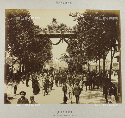 AVQ-A-004816-0030 - Album " Barcelone 1888 ": Animated view of the Rambla Canaletes during the 1888 Universal Exposition in Barcelona - Date of photography: 1888 - Alinari Archives, Florence