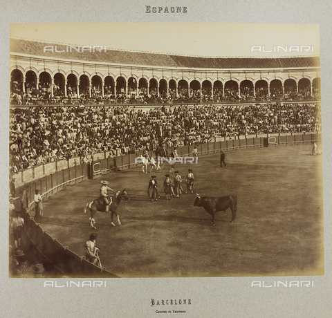 AVQ-A-004816-0035 - Album "Barcelone 1888": Bullfight arena in Barcelona - Date of photography: 1888 - Alinari Archives, Florence
