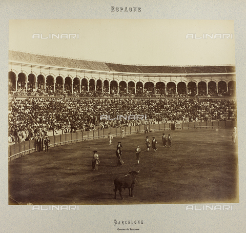 AVQ-A-004816-0036 - Album "Barcelone 1888": Bullfight arena in Barcelona - Date of photography: 1888 - Alinari Archives, Florence