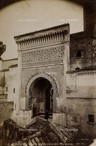 AVQ-A-004951-0003 - Portale della moschea Sidi Abu Midyan a Tlemcen in Algeria - Data dello scatto: 1890-1900 - Archivi Alinari, Firenze