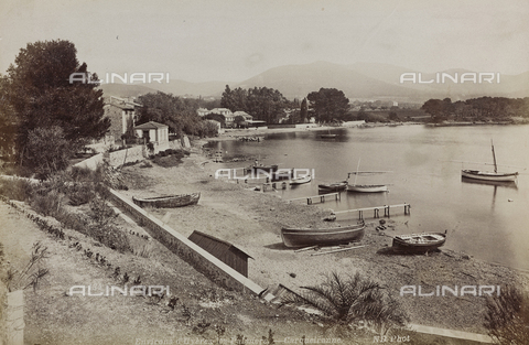 AVQ-A-004951-0092 - Spiaggia nei dintorni di Hyères - Data dello scatto: 1890-1899 - Archivi Alinari, Firenze