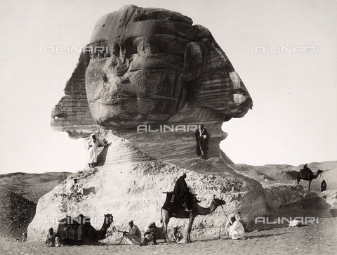 BAQ-F-001448-0000 - Men and camels around the Sphinx of Chefren, in Giza, Egypt - Date of photography: 1890 ca. - Alinari Archives, Florence