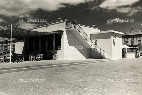 BBA-F-001038-0000 - View of the terrace of the Pancaldi Baths, Livorno - Date of photography: 1955 ca. - Alinari Archives, Florence