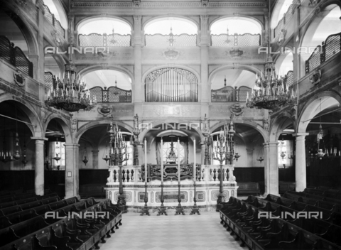 BBA-S-000373-0001 - Interior of the ancient synagogue of Livorno destroyed during the bombings of the Second World War - Date of photography: 1925-1935 ca. - Alinari Archives, Florence