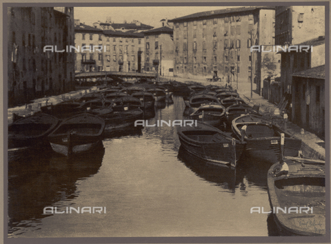 BVA-F-001236-0000 - View of the Venezia quarter, in Leghorn. The canal is crowded with large boats lying at anchor - Date of photography: 1924 - Alinari Archives, Florence