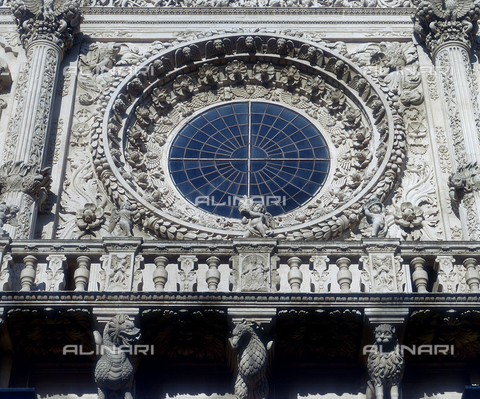 CAL-F-010549-0000 - Il rosone della Chiesa di Santa Croce, Lecce - Data dello scatto: 2002 - Archivi Alinari, Firenze