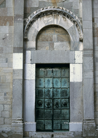 CAL-F-010974-0000 - Porta bronzea del lato sud della cattedrale di Troia - Data dello scatto: 2002 - Archivi Alinari, Firenze