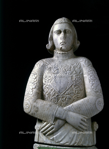 CAL-F-011033-0000 - Statua del Sepolcro di Carlo II d'Angiò all'interno del Duomo di Lucera, in provincia di Foggia - Data dello scatto: 2002 - Archivi Alinari, Firenze