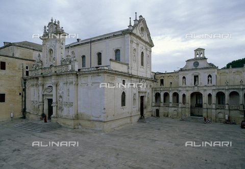 CAL-F-011045-0000 - Piazza Duomo a Lecce - Data dello scatto: 2002 - Archivi Alinari, Firenze