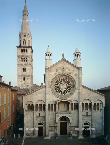 CAL-F-011994-0000 - Facciata del Duomo di Modena - Data dello scatto: 2003 - Archivi Alinari, Firenze