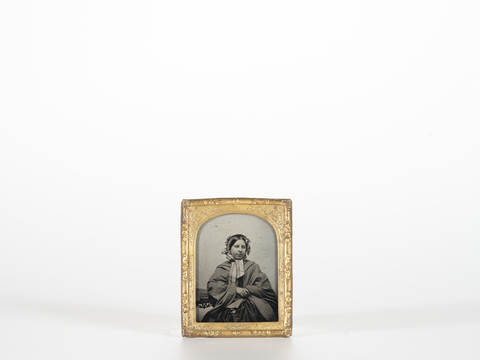 DVQ-F-000363-0000 - Female portrait - Date of photography: 1860 ca. - Alinari Archives, Florence