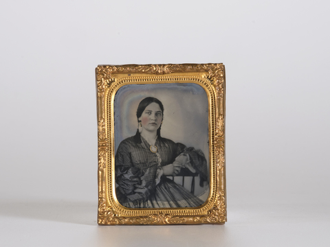 DVQ-F-002009-0000 - Female portrait - Date of photography: 1860 ca. - Alinari Archives, Florence