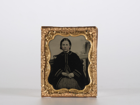 DVQ-F-002010-0000 - Female portrait - Date of photography: 1860 ca. - Alinari Archives, Florence