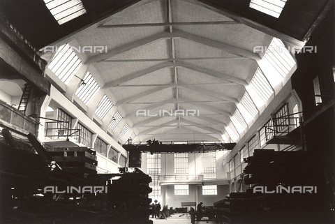 FAQ-F-001116-0000 - Interior of a factory in Liguria - Date of photography: 1948 - Alinari Archives, Florence