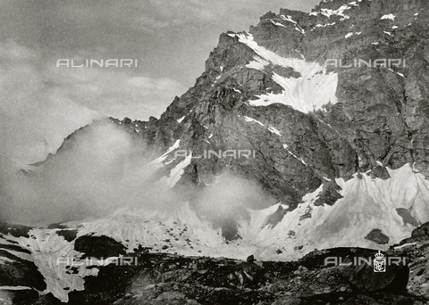 FBQ-A-006147-0011 - Suggestiva veduta delle cime rocciose del Gran Paradiso nei pressi di Noasca - Data dello scatto: 1911 ca. - Archivi Alinari, Firenze