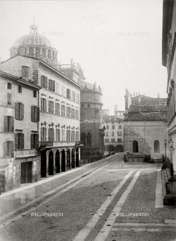 FBQ-A-006155-0011 - La parte laterale della chiesa di Santa Maria della Steccata a Parma - Data dello scatto: 1865 ca. - Archivi Alinari, Firenze