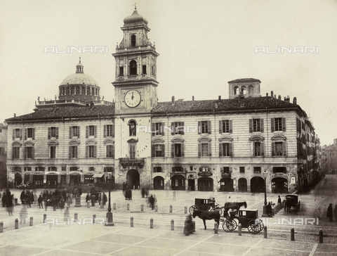 FBQ-A-006155-0018 - Piazza Garibaldi con il Palazzo del Governo a Parma - Data dello scatto: 1865 ca. - Archivi Alinari, Firenze