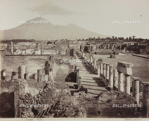 FBQ-A-006182-0011 - View of the Forum of Pompeii and Mount Vesuvius - Date of photography: 1880 ca. - Alinari Archives, Florence