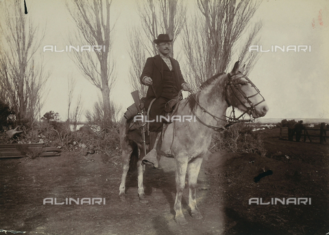 FBQ-A-006185-0024 - Measures to establish the Chilean-Argentinian border: Engineer Bulgarelli. Argentina - Date of photography: 1900 ca. - Alinari Archives, Florence