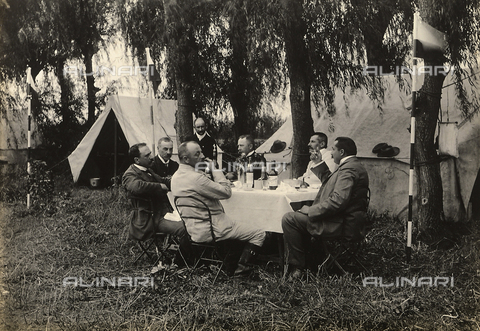 FBQ-A-006185-0082 - Measures to establish the Chilean-Argentinian border: dinner for the colleagues of the commission. Argentina - Date of photography: 1910 ca. - Alinari Archives, Florence