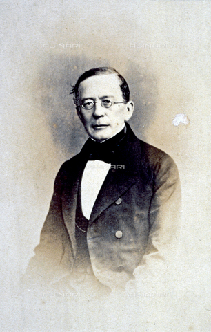 FBQ-A-006270-0310 - Half-length portrait of a man with glasses - Date of photography: 1860 -1870 ca. - Alinari Archives, Florence
