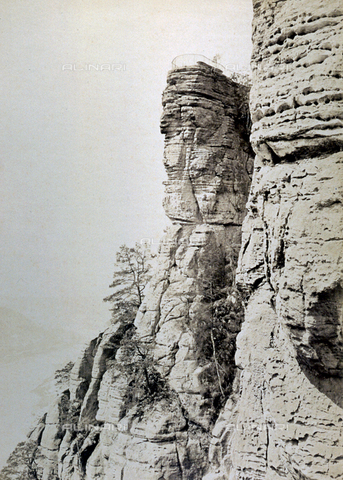 FBQ-F-000601-0000 - A rocky outcrop with a belvedere on top - Date of photography: 1860 -1880 ca. - Alinari Archives, Florence