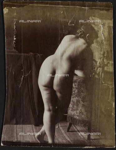 FBQ-F-001266-0000 - Female nude seen from behind - Date of photography: 1882 -1887 ca. - Alinari Archives, Florence