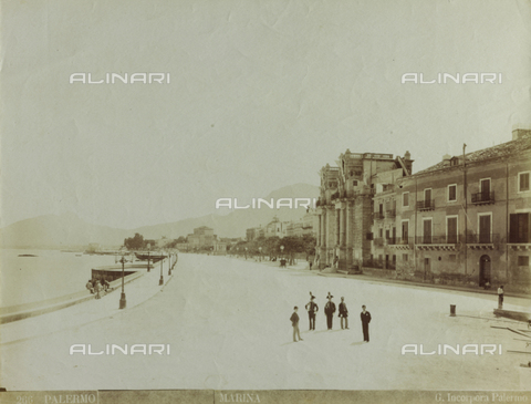 FBQ-F-001618-0000 - The seaside boulevard in Palermo with the imposing Porta Felice - Date of photography: 1870 ca. - Alinari Archives, Florence