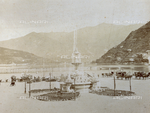 FBQ-F-001949-0000 - Fountain surrounded by flowerbeds and street lamps on the banks of Lake Como - Date of photography: 1870 - 1880 - Alinari Archives, Florence