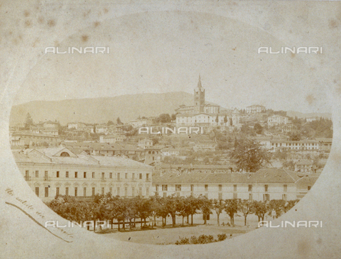 FBQ-F-002202-0000 - Panorama of the old part of Pinerolo on the slopes of the hill of San Maurizio - Date of photography: 1897 - Alinari Archives, Florence