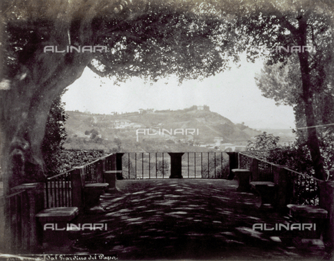 FBQ-F-002602-0000 - View of the hills of Rome from a terrace in the Papal Gardens - Date of photography: 1865 - 1885 - Alinari Archives, Florence