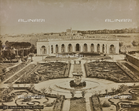 FBQ-F-002618-0000 - The gardens of Villa Albani, in Rome, with the Caffeehaus, the flower beds and a small fountain. In the background the Roman countryside - Date of photography: 1875 ca. - Alinari Archives, Florence