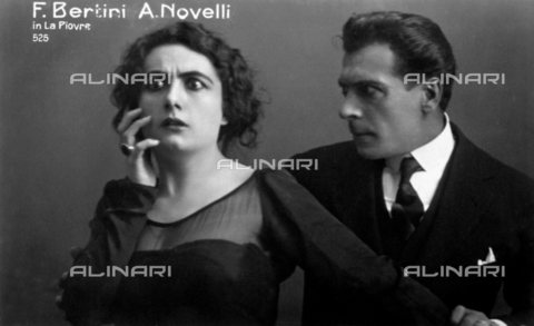 FBQ-F-004508-0000 - Gli attori Francesca Bertini e A. Novelli ripresi sulle scene de 'La Piovra' - Data dello scatto: 1921 ca. - Archivi Alinari, Firenze