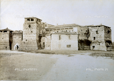 FBQ-F-004939-0000 - The fifteenth century Castello Malatestiano in Rimini - Date of photography: 1870 -1880 ca. - Alinari Archives, Florence