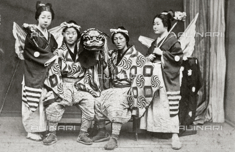FBQ-S-001734-0002 - Portrait of a group of Japanese theater actors - Date of photography: 1870 ca. - Alinari Archives, Florence