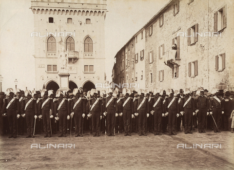 FCC-F-010673-0000 - Soldiers of the Military of San Marino, photographed at the Palazzo del Governo, San Marino - Date of photography: 1880 ca. - Alinari Archives, Florence