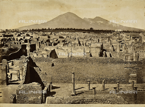 FCC-F-011045-0000 - View of Pompeii and Vesuvius - Date of photography: 1875 ca. - Alinari Archives, Florence
