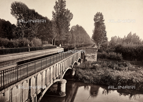 FCC-F-012414-0000 - Public works in France: the Barberey bridge-canal. - Date of photography: 1860 - 1880 ca. - Alinari Archives, Florence
