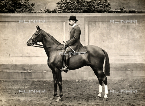 FCC-F-012888-0000 - Portrait in profile of a gentleman on a horse. - Date of photography: 1900-1910 ca. - Alinari Archives, Florence