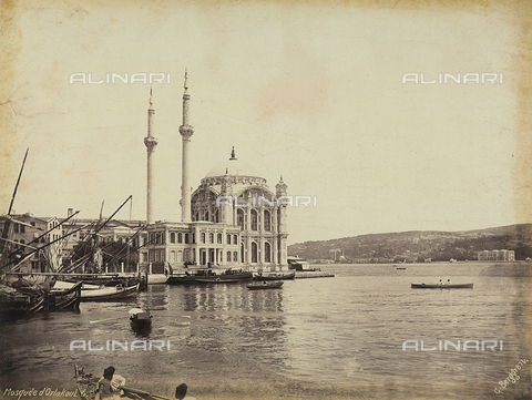 FCC-F-014828-0000 - A mosque on the Bosporus, located on the Defterdar Point in a suburb of Constantinople, called Ortakà¶y - Date of photography: 1880-1890 ca. - Alinari Archives, Florence