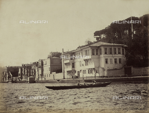 FCC-F-014848-0000 - Buildings along the Bay of Tarabya, on the Marmara Sea, Turkey - Date of photography: 1890 ca. - Alinari Archives, Florence