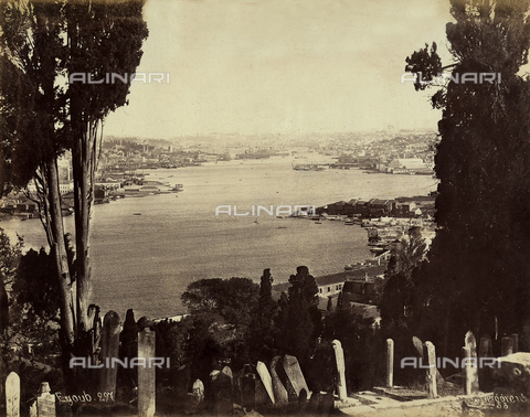 FCC-F-014851-0000 - View of the Eyup quarter of Constantinople, on the stretch of sea referred to as the Golden Horn, which flows into the Marmara Sea - Date of photography: 1880-1890 ca. - Alinari Archives, Florence