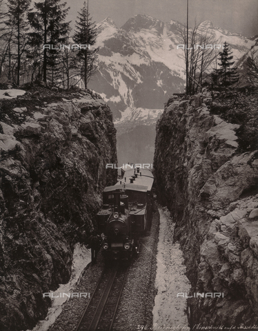 FCC-F-015147-0000 - A train on the tracks that pass through the Brà¼nigpass mountains, in Switzerland - Date of photography: 1900 ca. - Alinari Archives, Florence